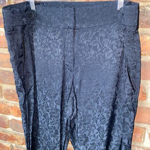Ann Taylor LOFT Black Floral Lace Texture Chino Pants Women's Size 12 - Picture 2 of 6